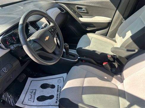 Used 2019 Chevrolet Trax LS w/ LPO, Protection Package FWD image 11