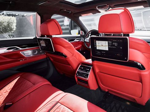 Used 2022 BMW M760i xDrive w/ Luxury Rear Seating Package AWD/4WD image 43