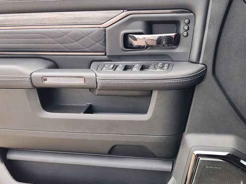 New 2026 RAM 2500 Limited AWD/4WD image 16