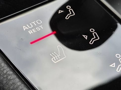 Used 2025 Porsche Macan Turbo AWD/4WD image 14