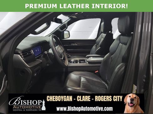 Used 2024 Jeep Wagoneer L Series III w/ Flexible Seating Group image 9