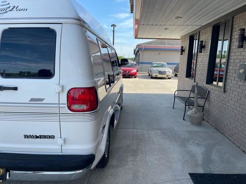 Used 2000 Dodge B1500 RWD image 22