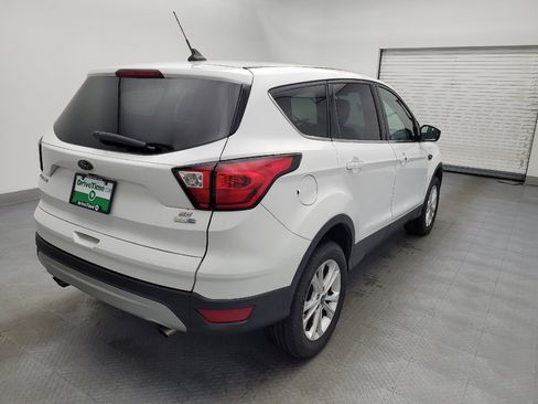 Used 2019 Ford Escape SE image 9
