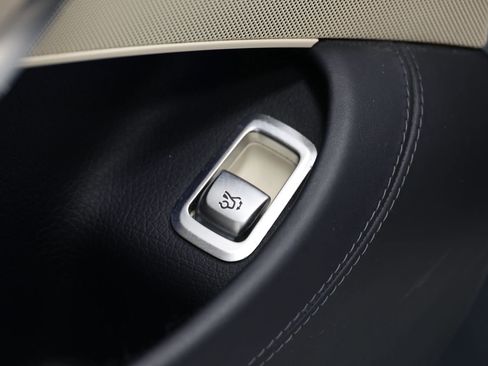 Used 2017 Mercedes-Benz S 550 Cabriolet image 9