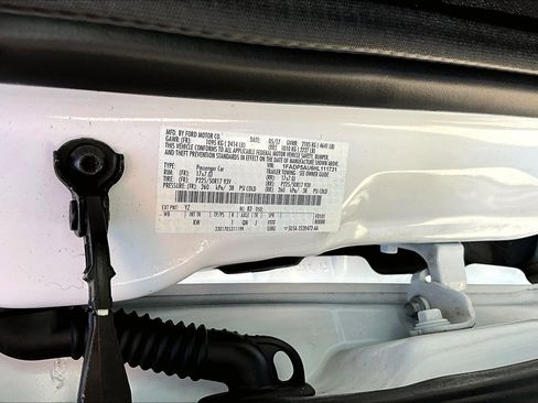 Used 2017 Ford C-MAX SE image 36