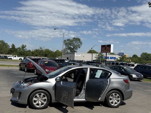 Used 2013 MAZDA MAZDA3 i Sport FWD image 20