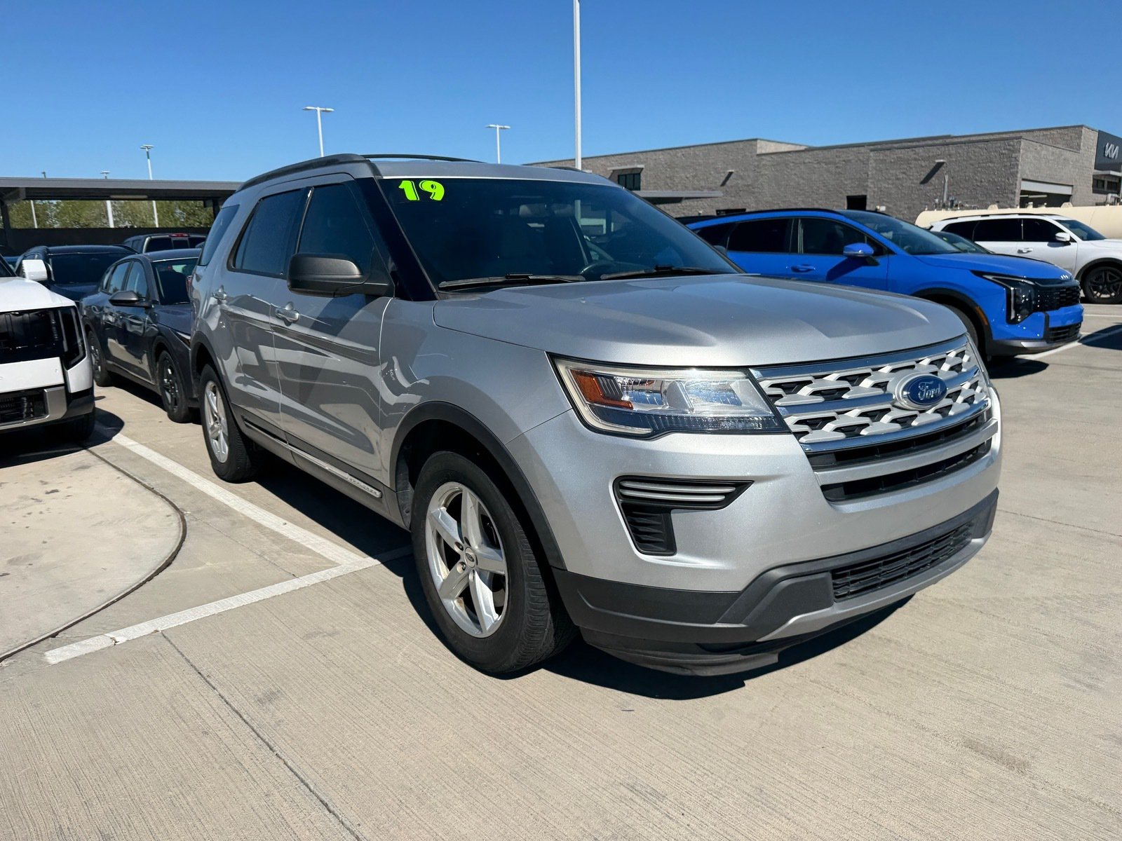 Used 2019 Ford Explorer XLT w/ Class III Trailer Tow Package FWD image 5