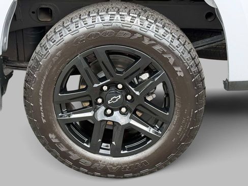 Used 2024 Chevrolet Silverado 1500 Custom w/ Turbomax Blackout Package AWD/4WD image 13