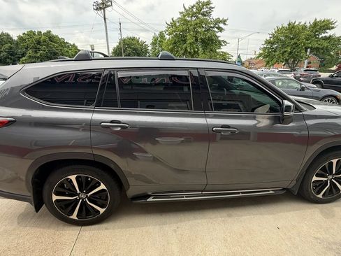 Used 2021 Toyota Highlander XSE FWD image 7