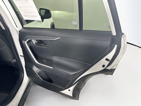 Used 2023 Toyota RAV4 LE AWD/4WD image 28