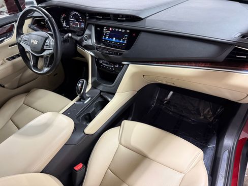 Used 2018 Cadillac XT5 Luxury w/ Driver Awareness Package image 45