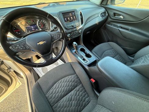 Used 2021 Chevrolet Equinox LT w/ Driver Convenience Package image 21