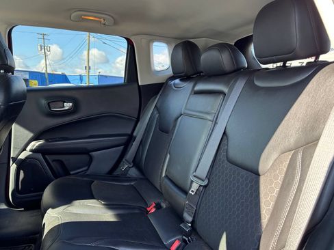 Used 2018 Jeep Compass Latitude AWD/4WD image 15
