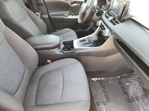 Certified 2022 Toyota RAV4 XLE FWD image 24