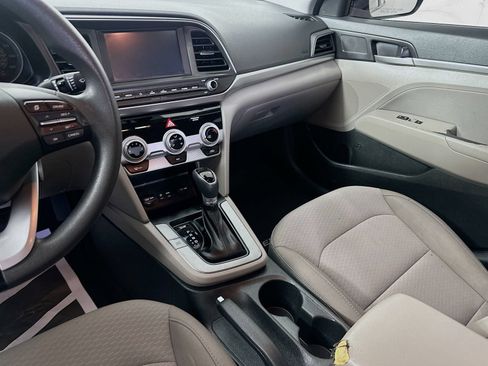 Used 2019 Hyundai Elantra SEL FWD image 25