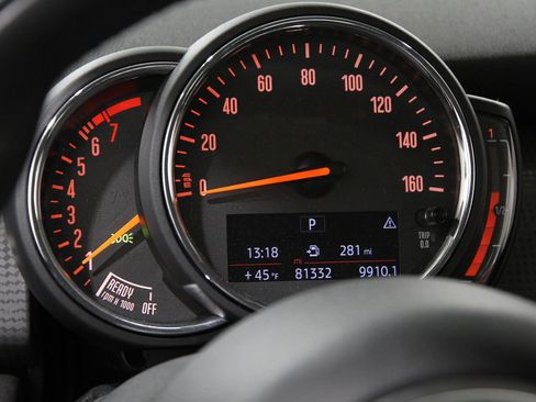 Used 2019 MINI Cooper 2-Door Hardtop image 8