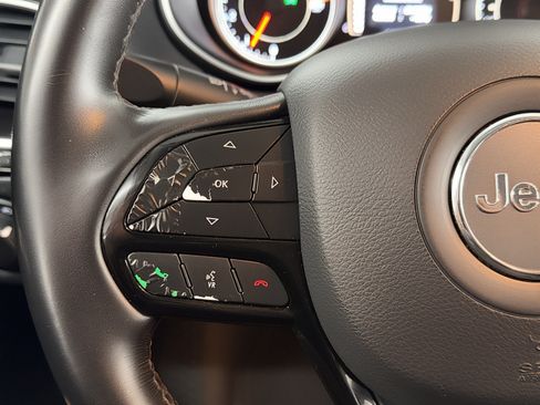 Used 2021 Jeep Cherokee Latitude Plus FWD image 21