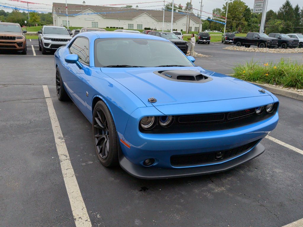 Used 2016 Dodge Challenger R/T Scat Pack RWD image 5