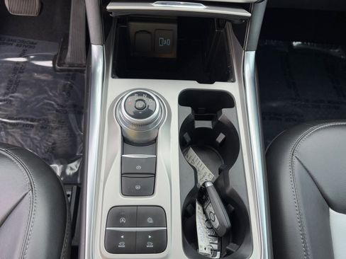 Used 2024 Ford Explorer XLT w/ Equipment Group 202A image 27