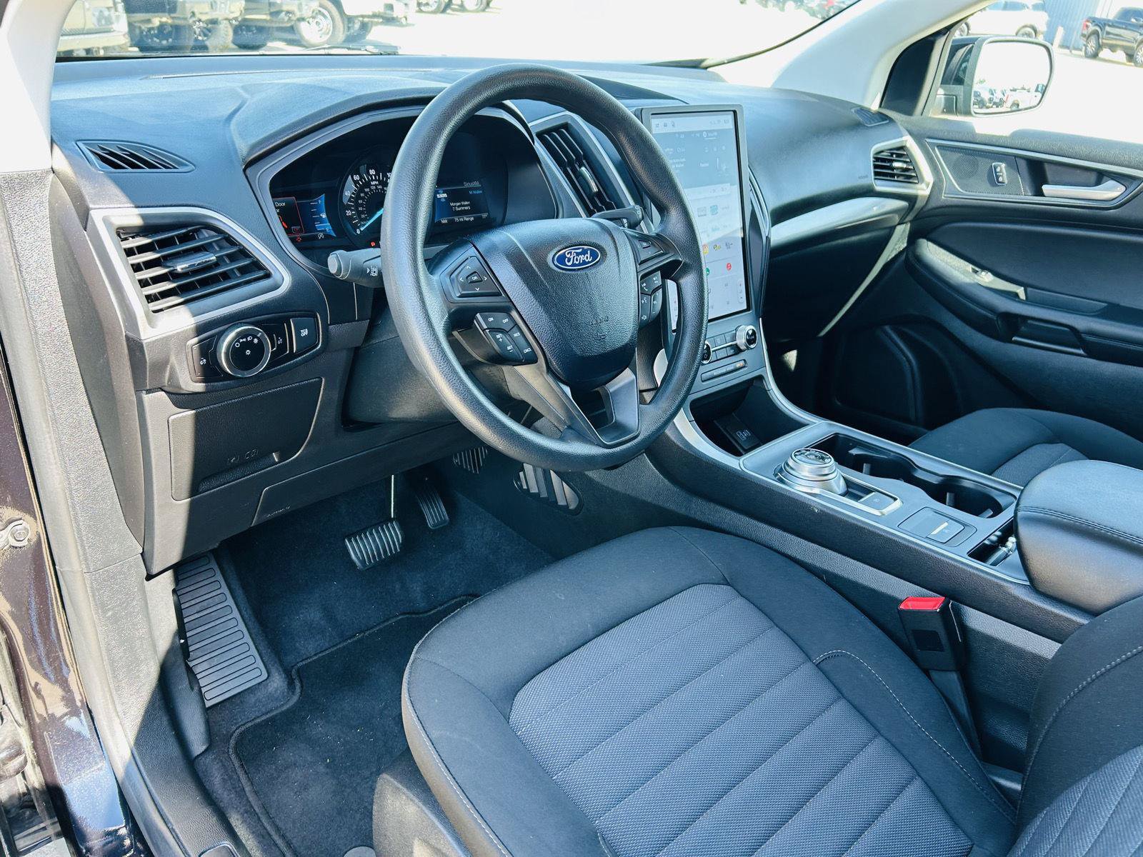 Used 2024 Ford Edge SE w/ Black Appearance Package AWD/4WD image 9