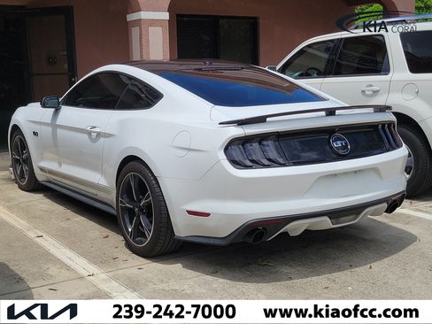 Used 2017 Ford Mustang GT Premium RWD image 4
