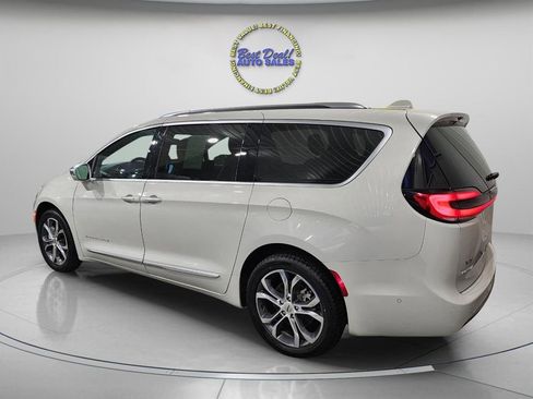 Used 2021 Chrysler Pacifica Pinnacle AWD/4WD image 4