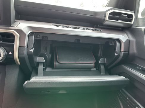 Used 2024 Toyota Tacoma SR5 image 33