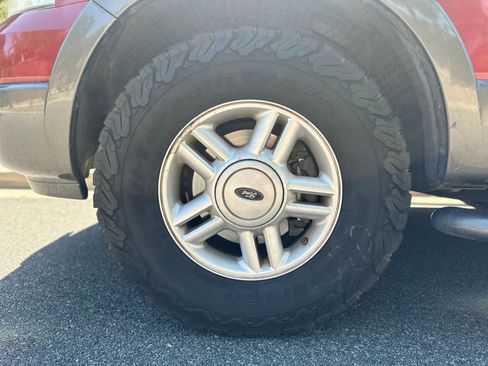 Used 2004 Ford Expedition XLT RWD image 14