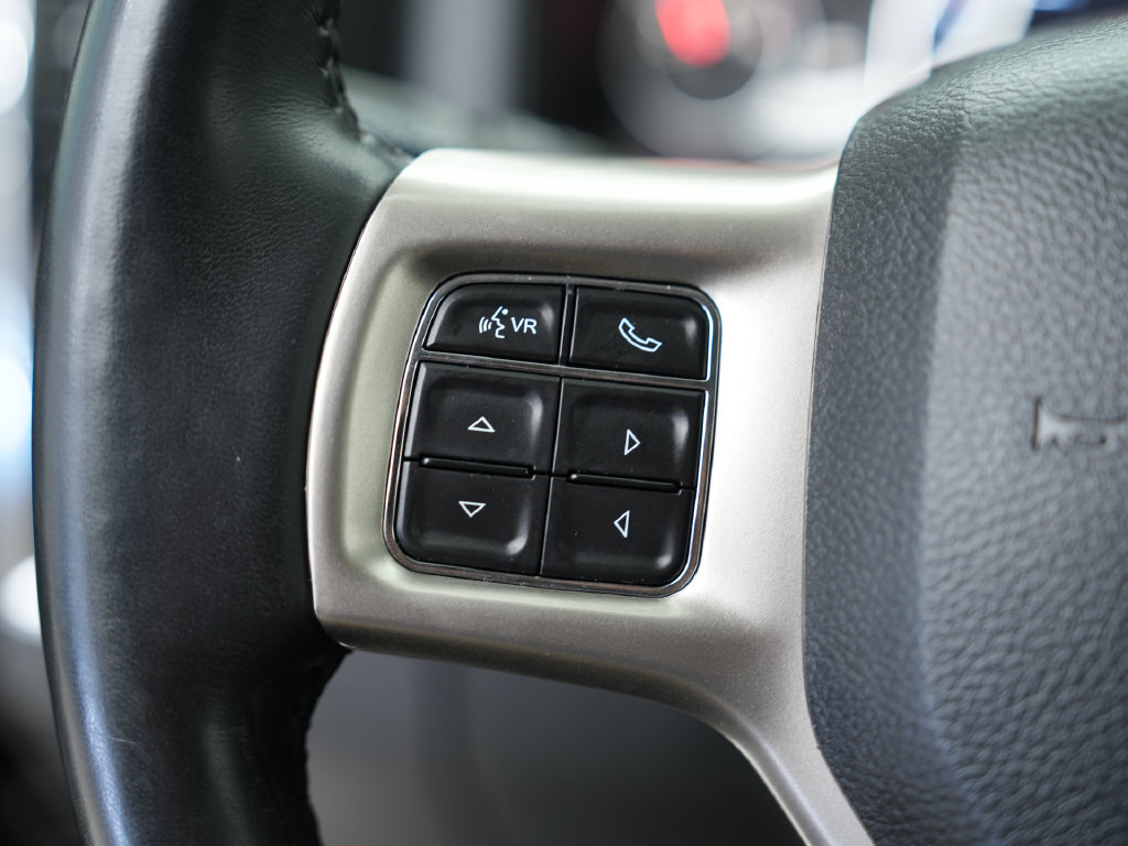 Used 2018 RAM 1500 Laramie w/ Convenience Group AWD/4WD image 13