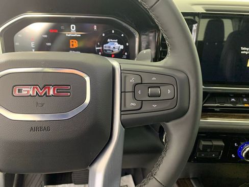 New 2026 GMC Sierra 1500 Elevation image 17