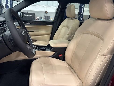 New 2025 Jeep Grand Cherokee L Limited w/ Trailer Tow Package image 7