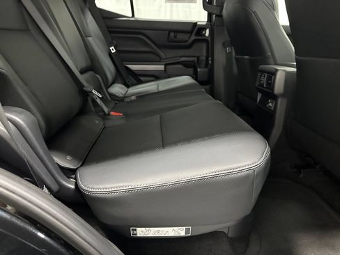 Used 2025 Toyota 4Runner TRD Off-Road Premium AWD/4WD image 53