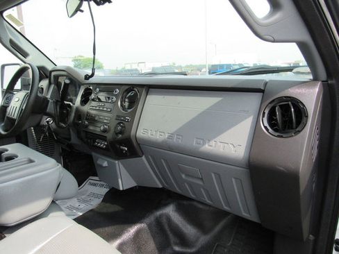 Used 2016 Ford F550 2WD Regular Cab Super Duty image 14