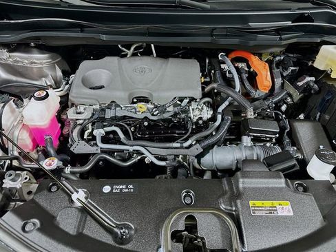 Used 2022 Toyota Sienna XSE image 24