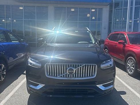 Used 2023 Volvo XC90 B6 Plus w/ Protection Package Premier AWD/4WD image 3