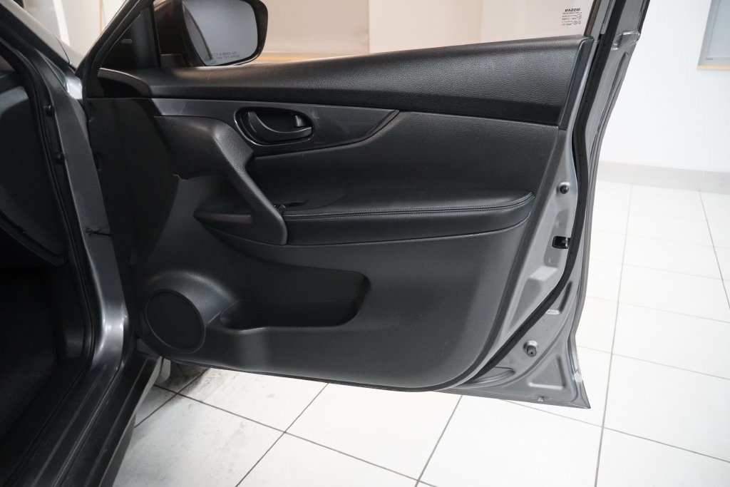 Used 2019 Nissan Rogue S AWD/4WD image 11