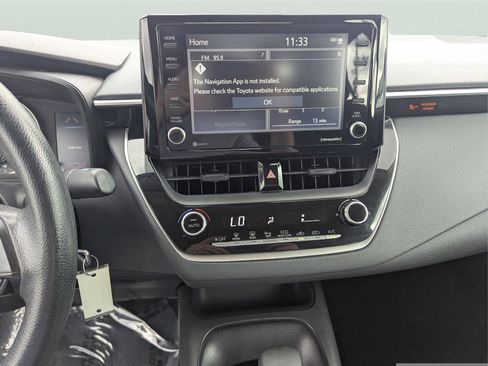 Used 2022 Toyota Corolla LE image 19