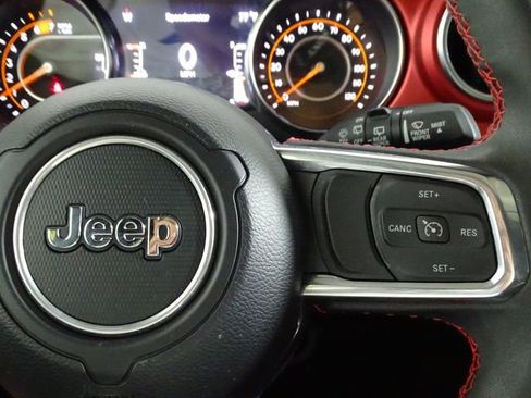 Used 2023 Jeep Wrangler Unlimited Rubicon AWD/4WD image 18