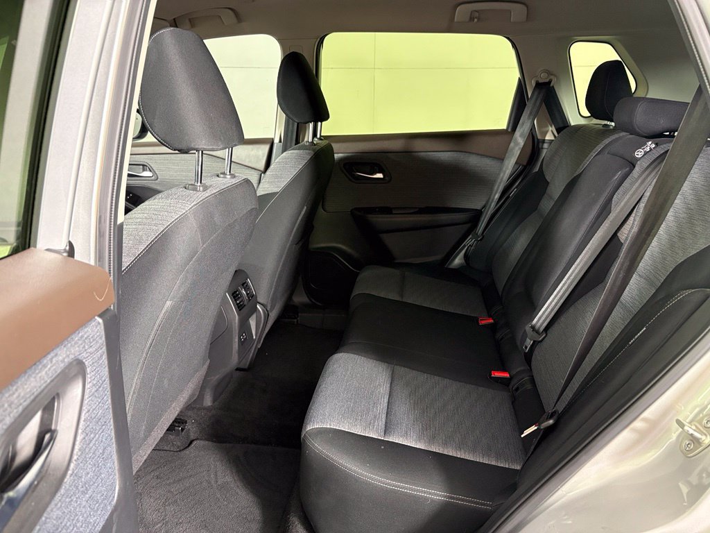 Used 2023 Nissan Rogue SV FWD image 35