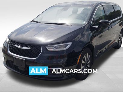 Used 2023 Chrysler Pacifica Touring-L