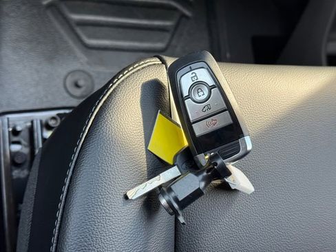 New 2026 Ford Transit 250 148 Medium Roof w/ Load Area Protection Package image 19