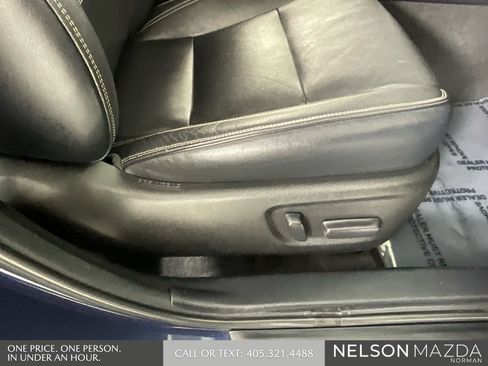 Used 2015 Toyota Camry XLE image 29