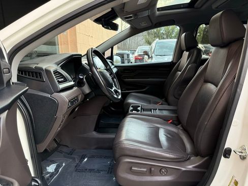 Used 2018 Honda Odyssey Touring image 9