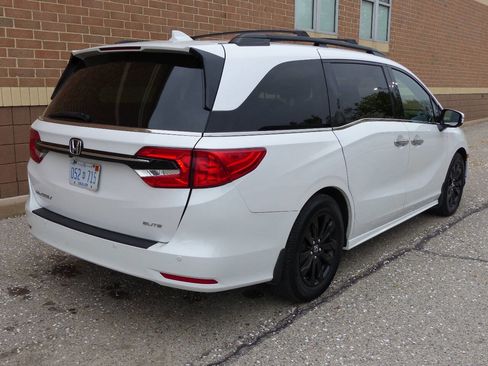 Used 2024 Honda Odyssey Elite image 10