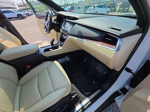 Used 2017 Cadillac XT5 Premium Luxury AWD/4WD image 30