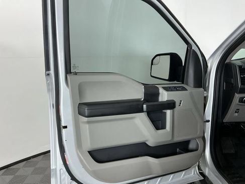 Used 2018 Ford F150 XLT AWD/4WD image 12