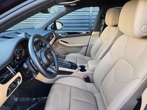 Used 2025 Porsche Macan image 26