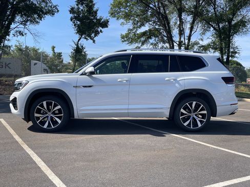 New 2026 Volkswagen Atlas SEL Premium R-Line AWD/4WD image 4