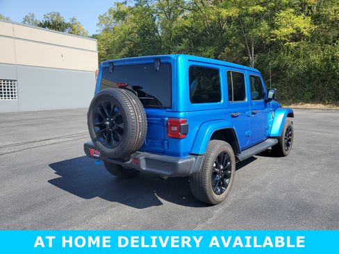 Used 2022 Jeep Wrangler Unlimited Sahara image 4