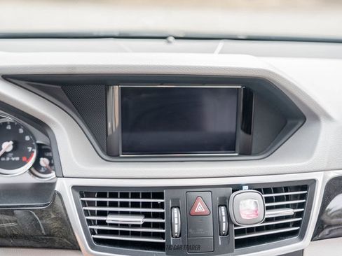 Used 2010 Mercedes-Benz E 63 AMG Sedan image 22